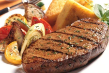 Bò bít tết sốt tiêu xanh